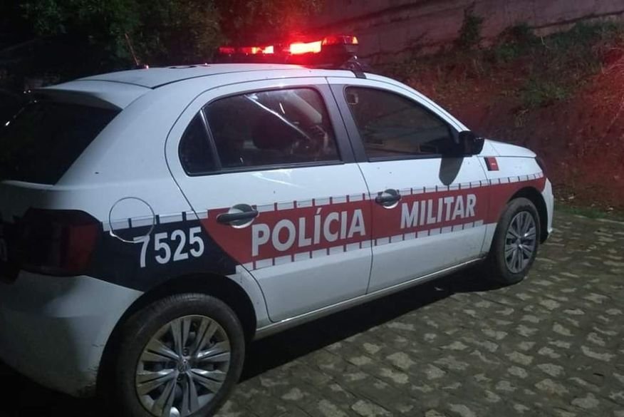 Casal morre após bater moto em poste durante suposta fuga da PM em João Pessoa