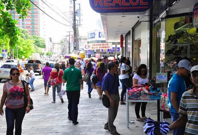 Comércio e repartições reduzem expediente na véspera de Natal e fecham no dia 25; confira o que abre e o que fecha em João Pessoa