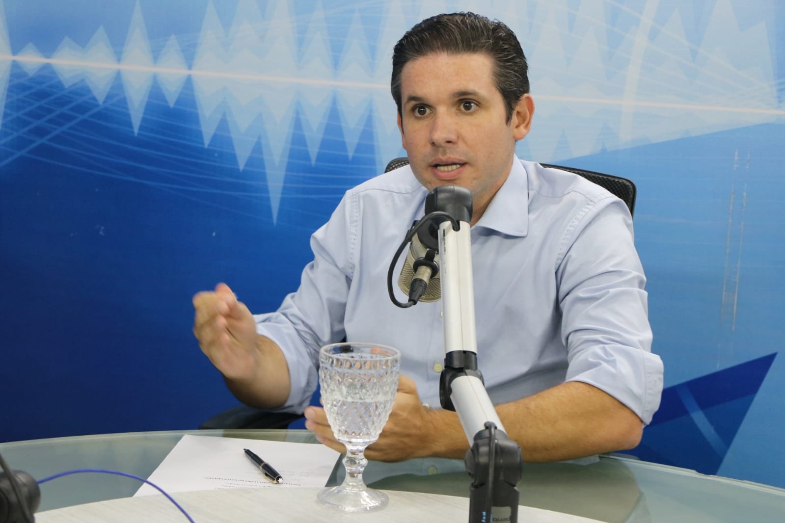 Hugo Motta sai em defesa dos prefeitos e afirma que vai pautar PEC para parcelamento de débitos previdenciários